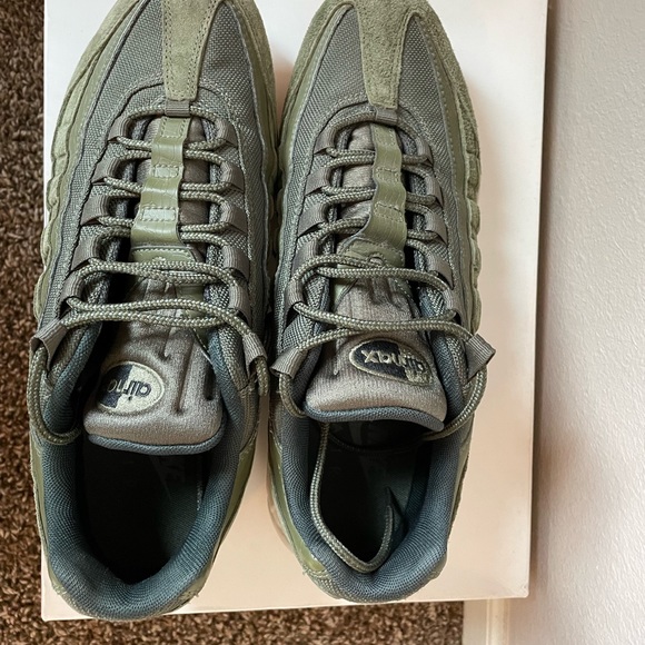 Nike Air Max 95 SE - Picture 2 of 5